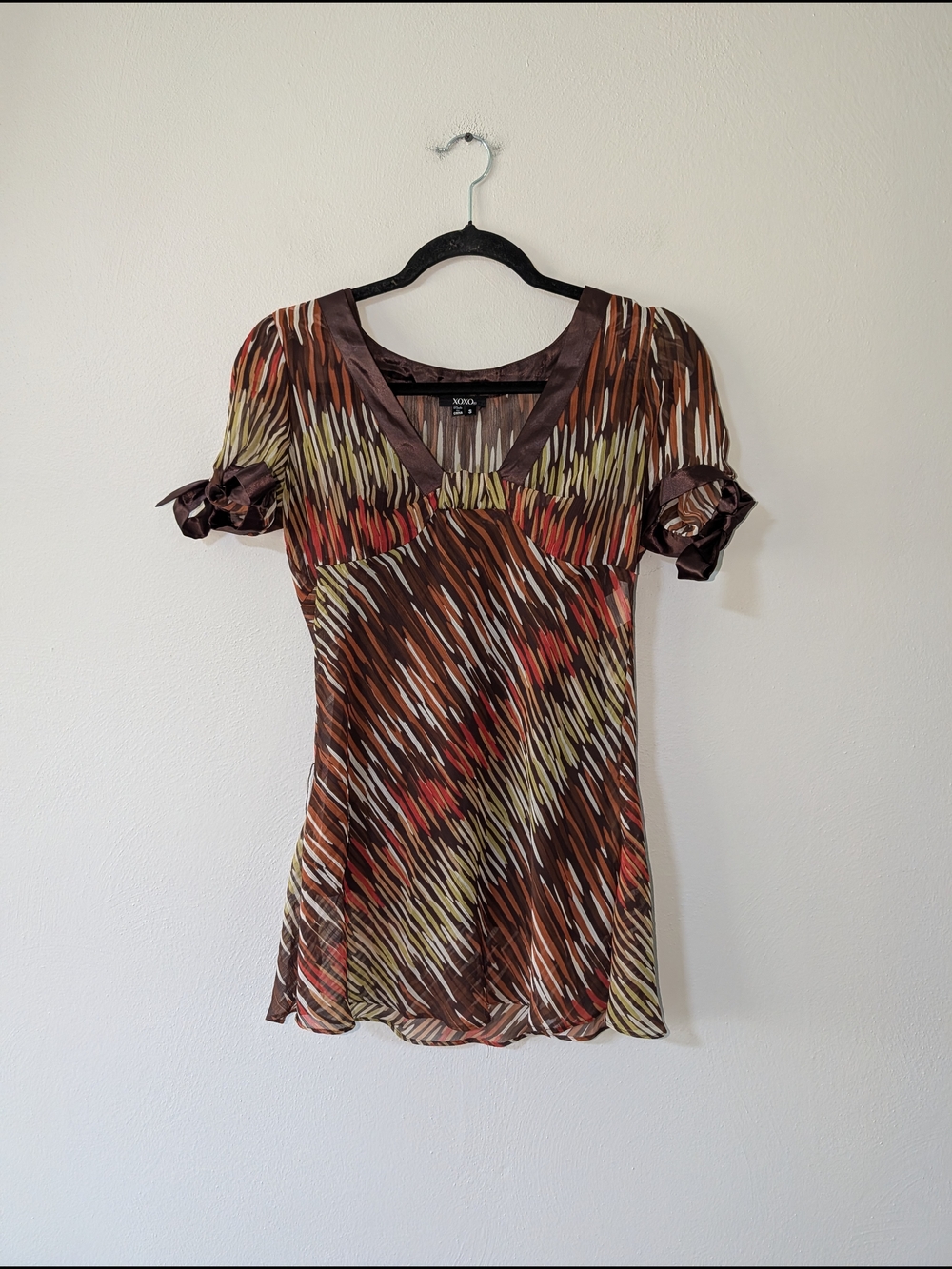 S XOXO Y2K Brown Multi-Stripe V-Neck Puff Sleeve Top